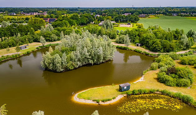 Stek met blokhut aan Summer Carp Lake - Big Lake